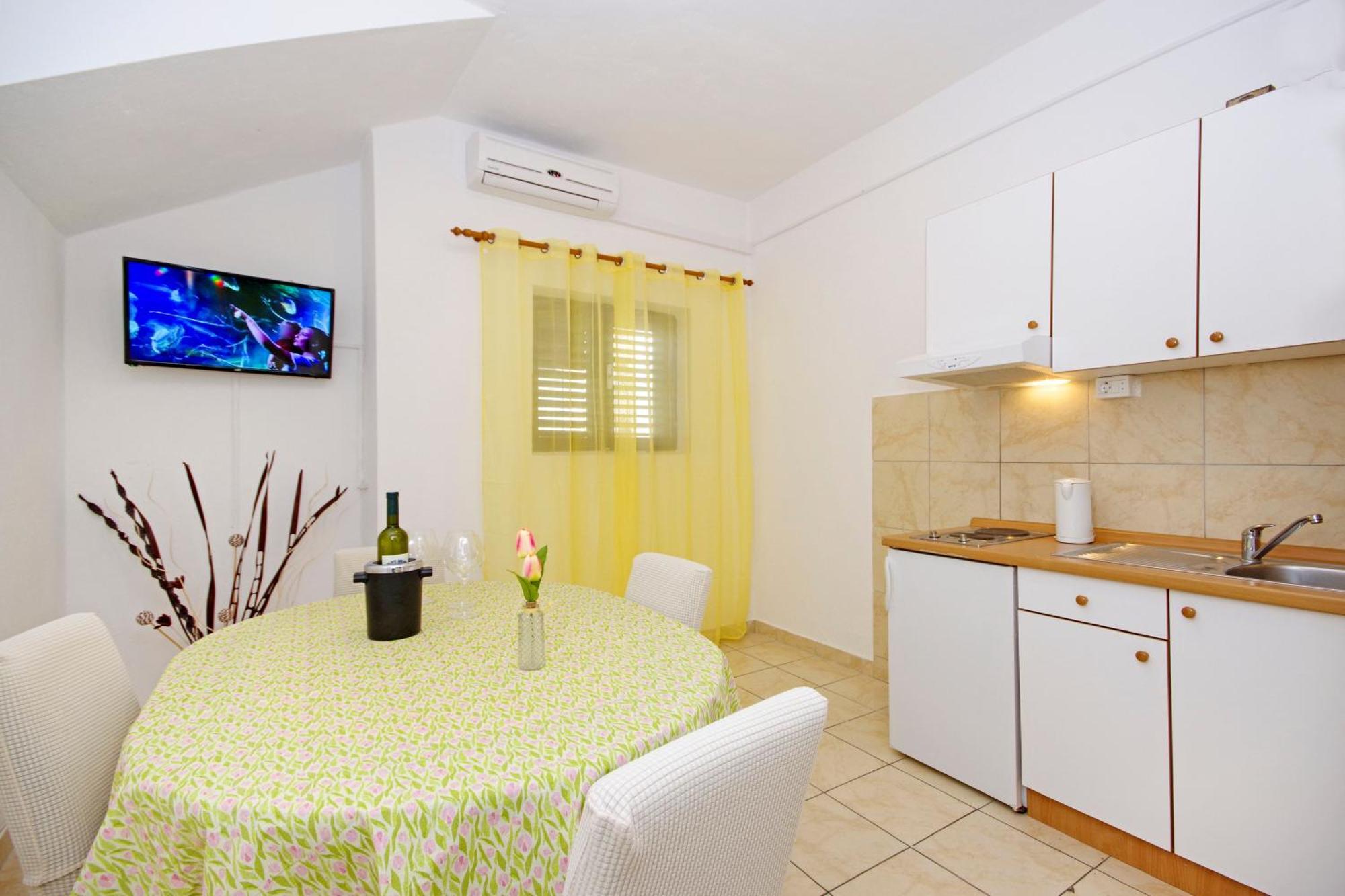 Apartmani Tomas Tučepi المظهر الخارجي الصورة