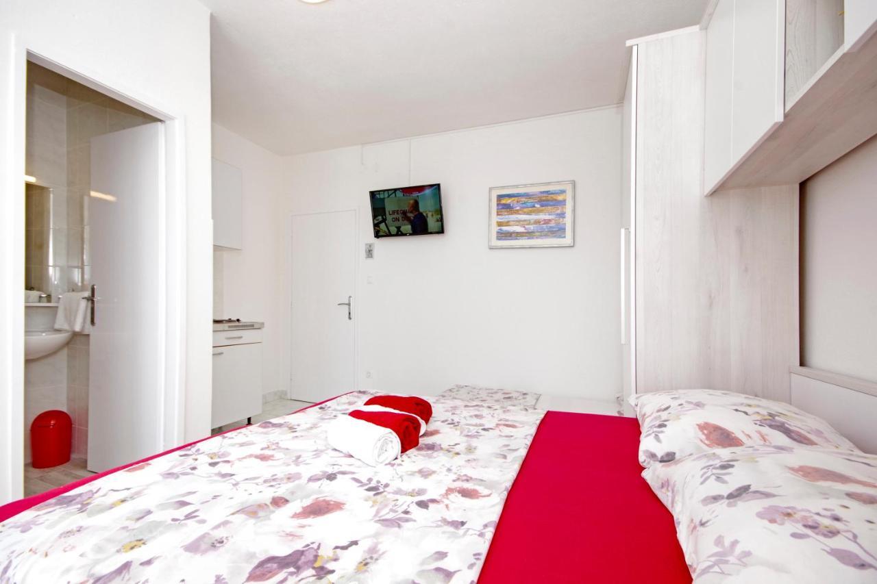 Apartmani Tomas Tučepi المظهر الخارجي الصورة